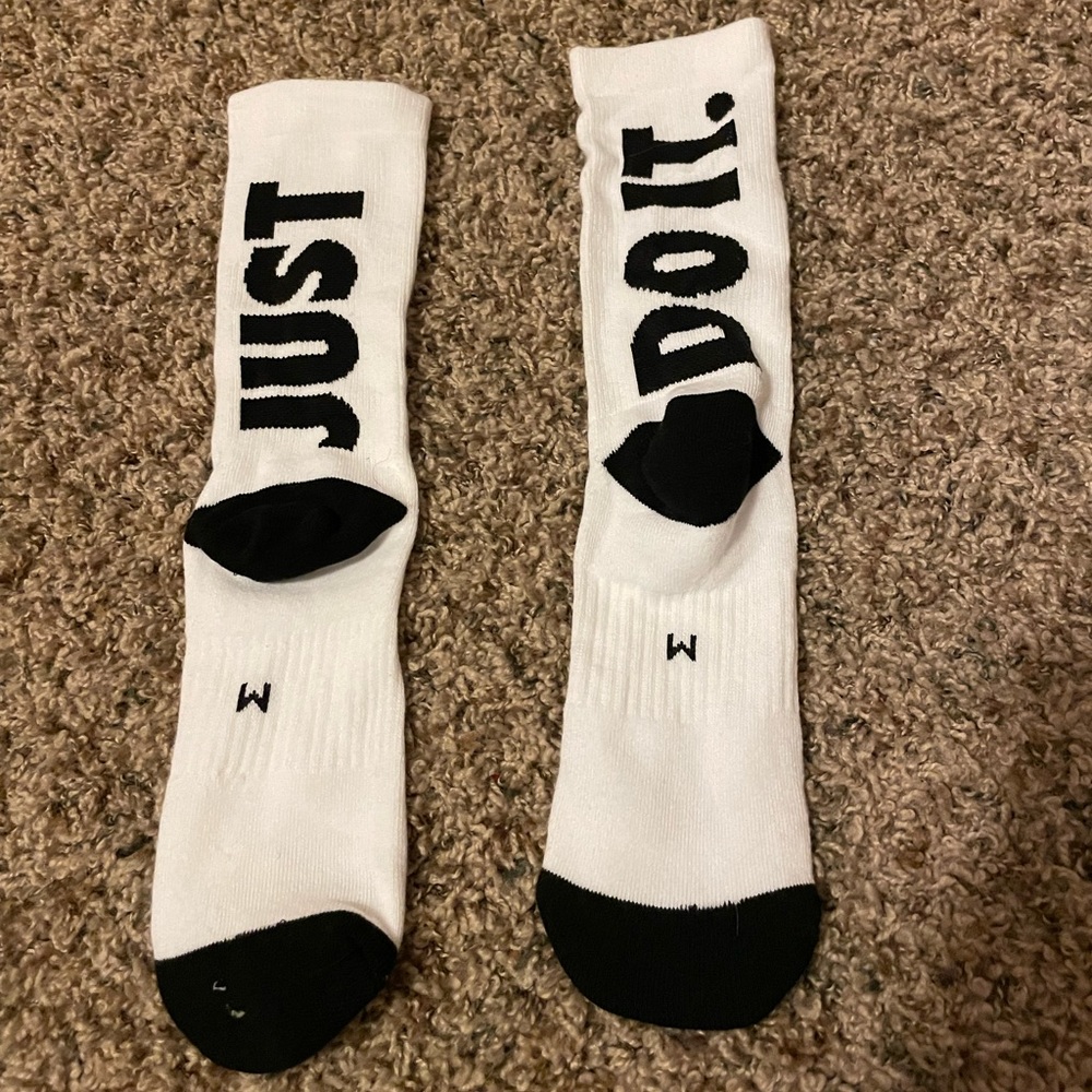 nike loose white and black socks size small